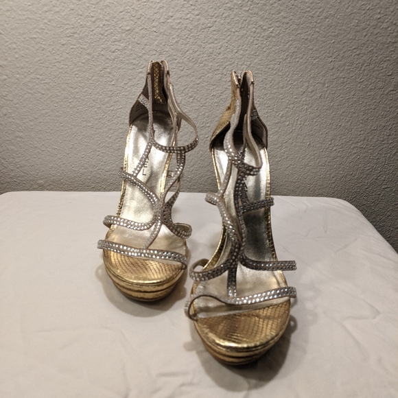 MICHAEL size 8 rhinestone/gold stiletto heels. - Picture 11 of 12